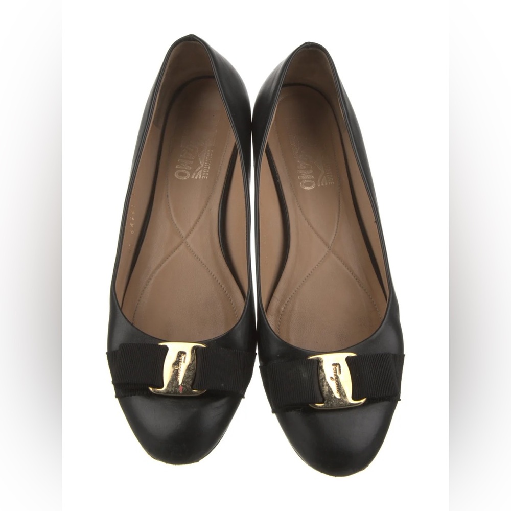 Ferragamo Varina Ballet Flat Size 6